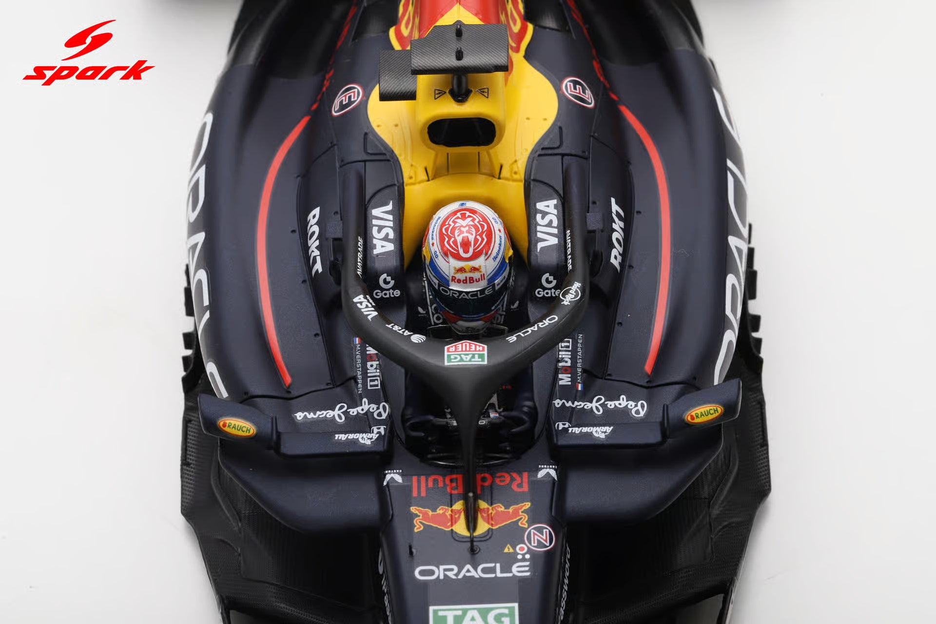 Pre-Order Oracle Red Bull Racing RB21 No.1 Winner Abu Dhabi GP 2025 Max Verstappen With pit board 1:18