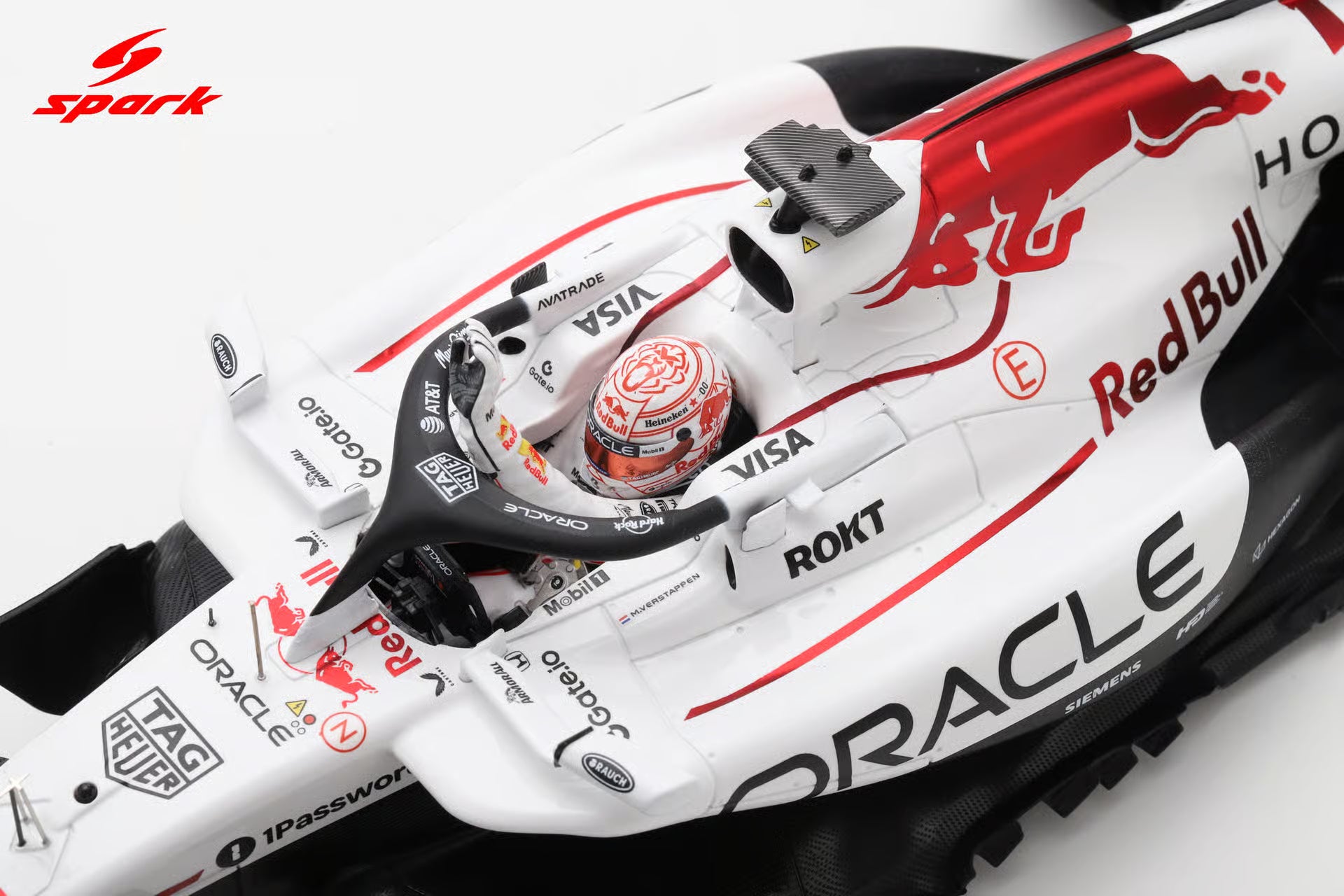 Red Bull Racing RB21 No.1 Oracle Red Bull Racing Winner Japanese GP 2025 Max Verstappen 1:18