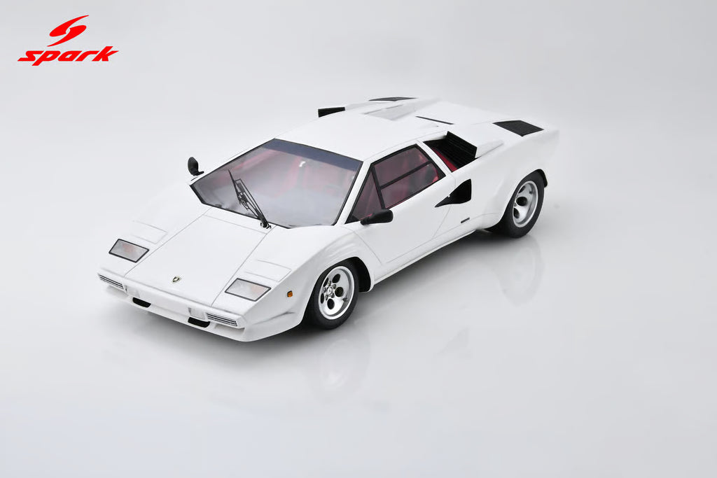 Pre-Order - Lamborghini Countach 5000 QV White 1:18