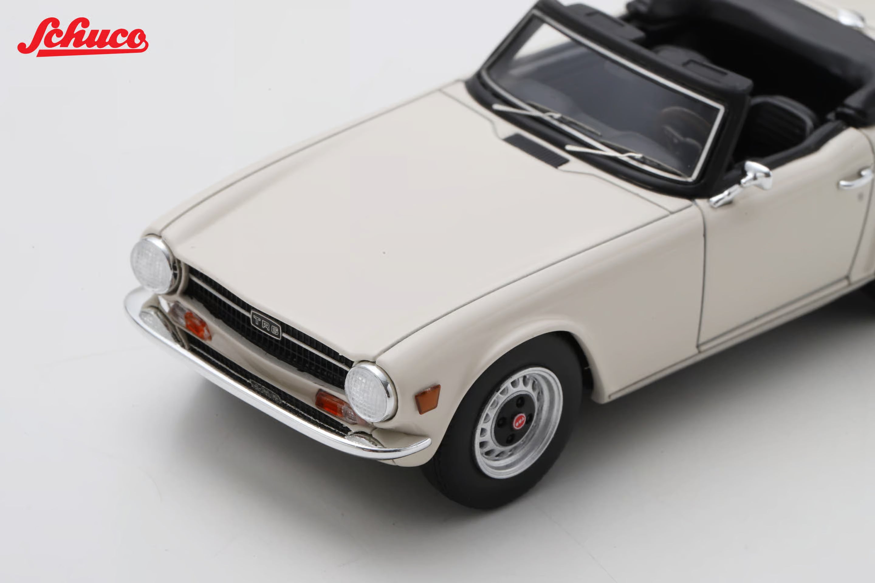 Triumph TR6 with opened softtop 1:43