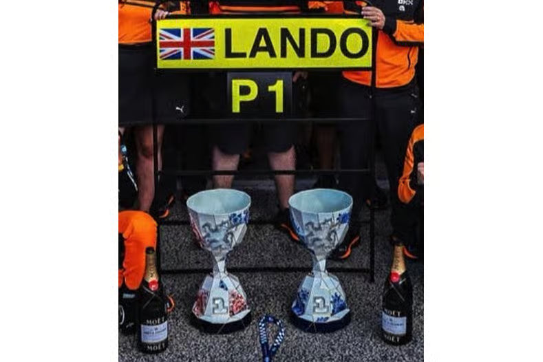 Pre-Order McLaren Mastercard F1 Team MCL40 No.1 Winner Dutch GP 2026 Lando Norris (With figurine and pit boards)