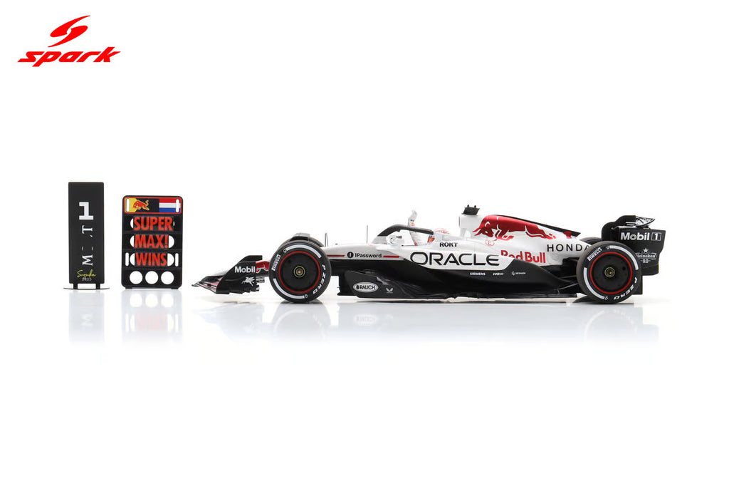 Red Bull Racing RB21 No.1 Oracle Red Bull Racing Winner Japanese GP 2025 Max Verstappen 1:18