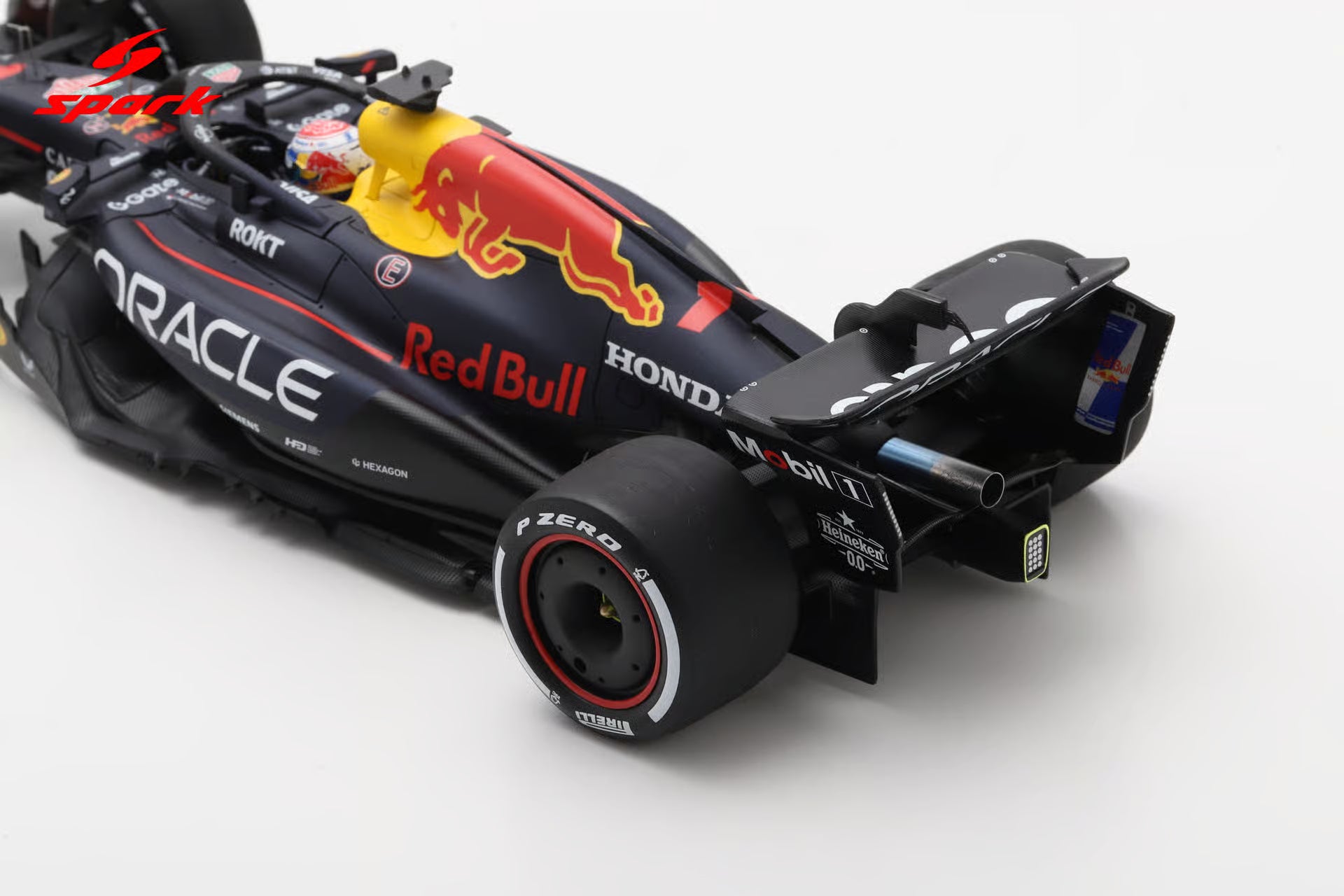 Pre-Order Oracle Red Bull Racing RB21 No.1 Winner Las Vegas GP 2025 Max Verstappen ( with pit board ) 1:18