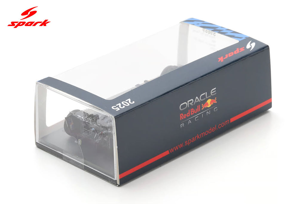 Pre-Order - Oracle Red Bull Racing RB21 No.1 Winner Las Vegas GP 2025 Max Verstappen ( with pit board ) 1:43