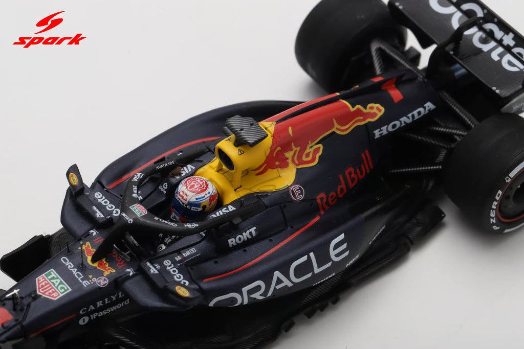 Pre-Order - Oracle Red Bull Racing RB21 No.1 Winner Las Vegas GP 2025 Max Verstappen ( with pit board ) 1:43