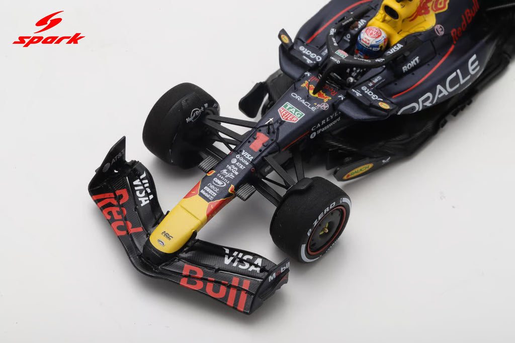 Pre-Order - Oracle Red Bull Racing RB21 No.1 Winner Las Vegas GP 2025 Max Verstappen ( with pit board ) 1:43