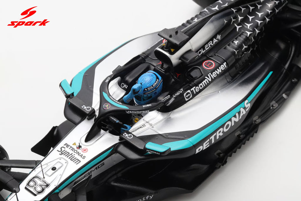 Pre-Order Mercedes W16 No.63 Mercedes-AMG PETRONAS Formula One Team Winner Canadian GP 2025 George Russell With pit board 1:18