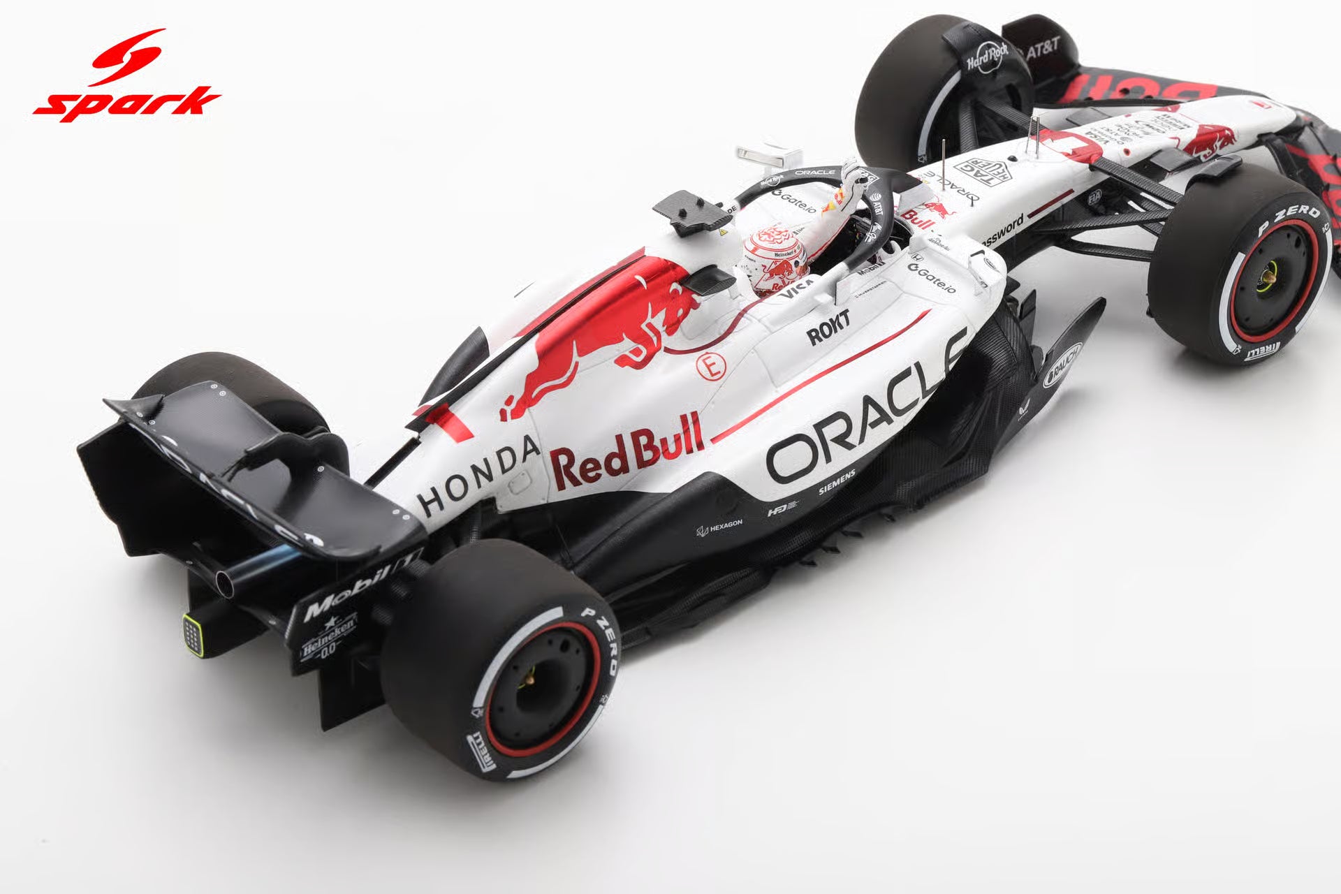 Red Bull Racing RB21 No.1 Oracle Red Bull Racing Winner Japanese GP 2025 Max Verstappen 1:18
