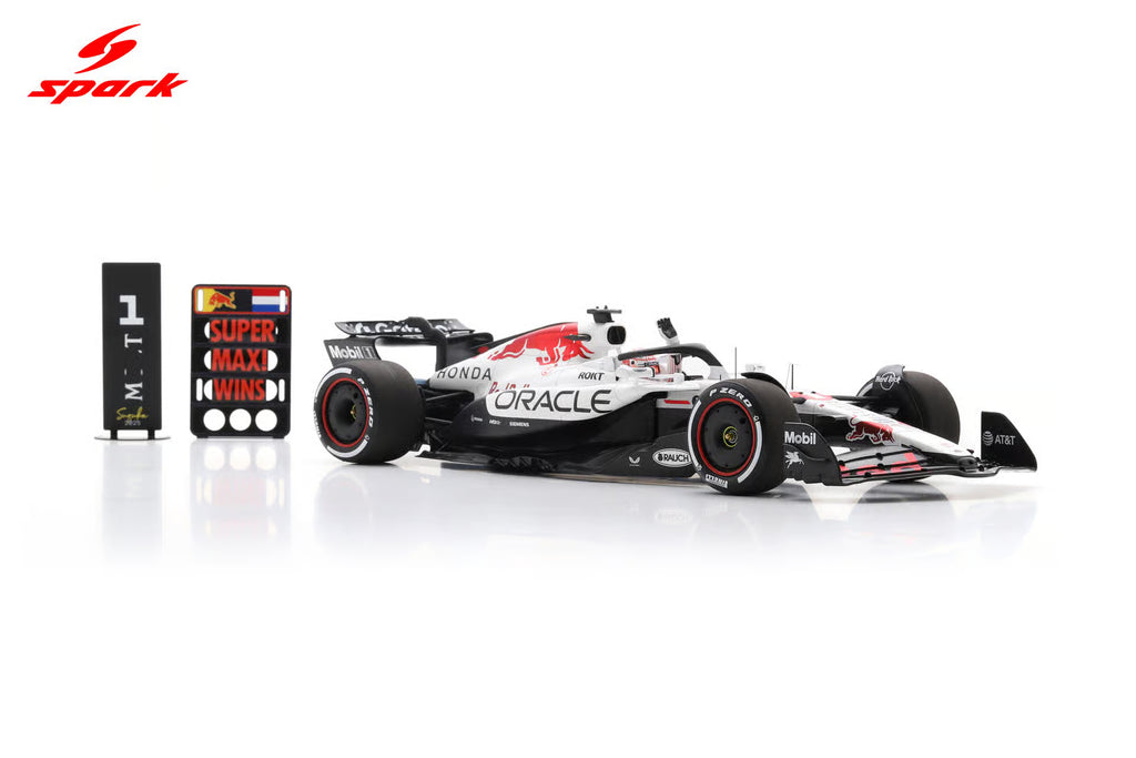Red Bull Racing RB21 No.1 Oracle Red Bull Racing Winner Japanese GP 2025 Max Verstappen 1:18