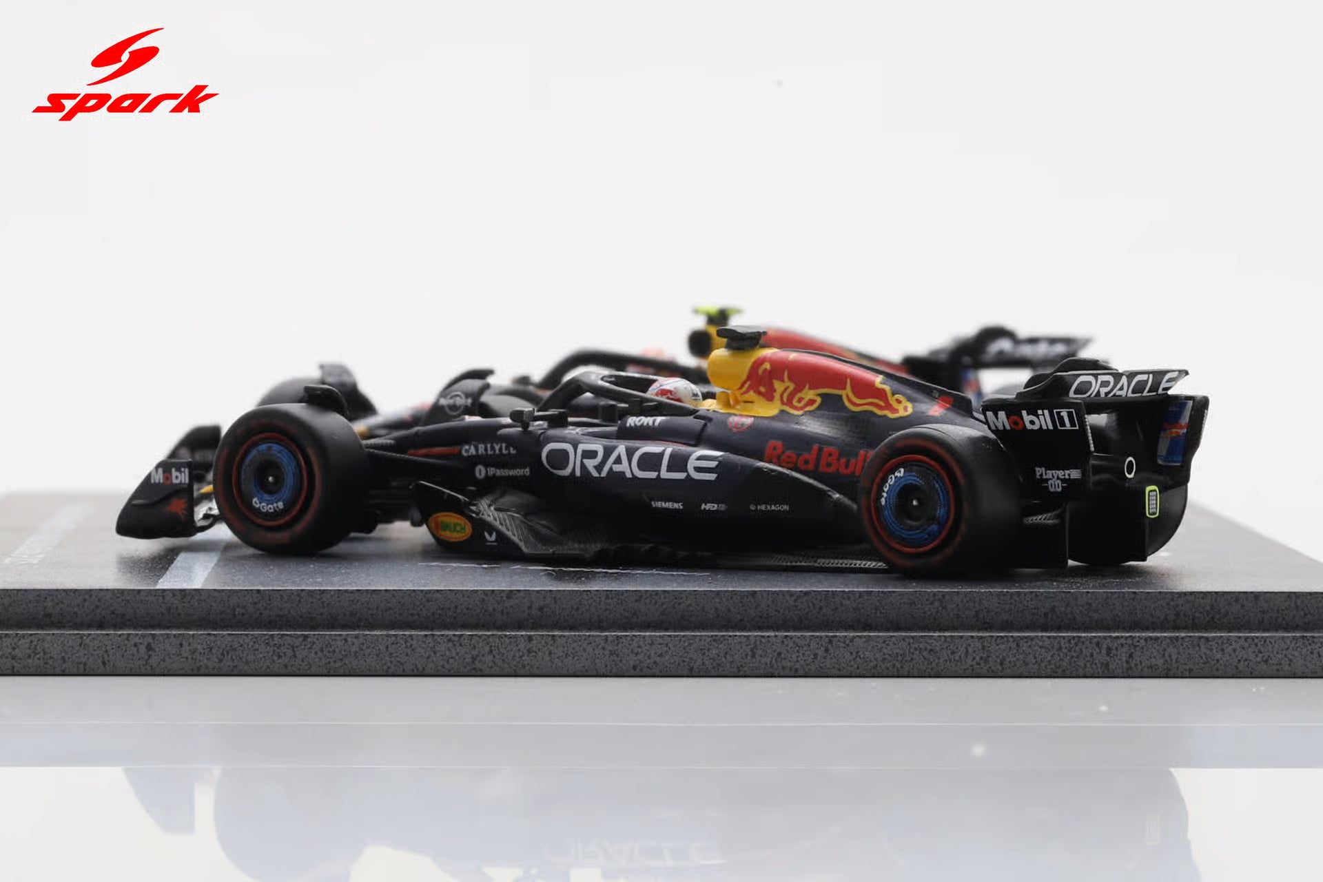 Pre-Order - Oracle Red Bull Racing RB21 No.1 & No.22 Abu Dhabi GP 2025 Max Verstappen & Yuki Tsunoda - Thank You, Yuki 1:64