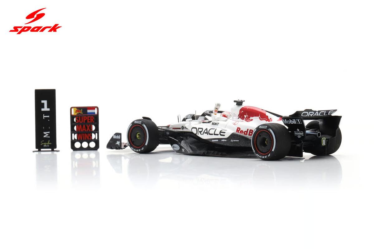 Pre-Order - Red Bull Racing RB21 No.1 – Formula 1 2025 | Max Verstappen 1:43