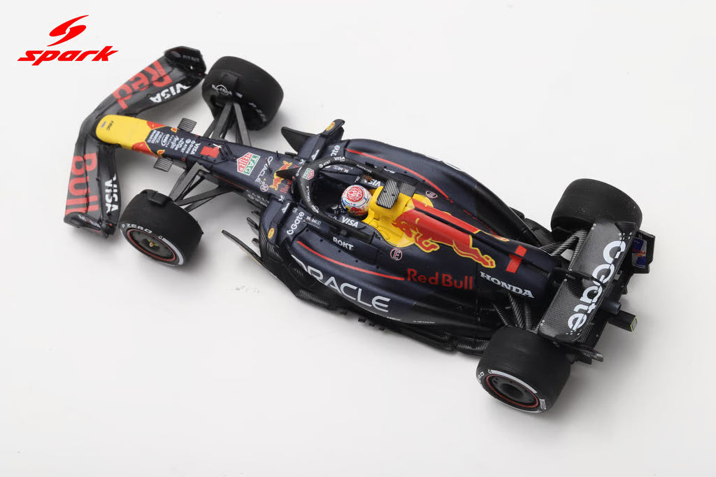 Pre-Order - Oracle Red Bull Racing RB21 No.1 Winner Las Vegas GP 2025 Max Verstappen ( with pit board ) 1:43