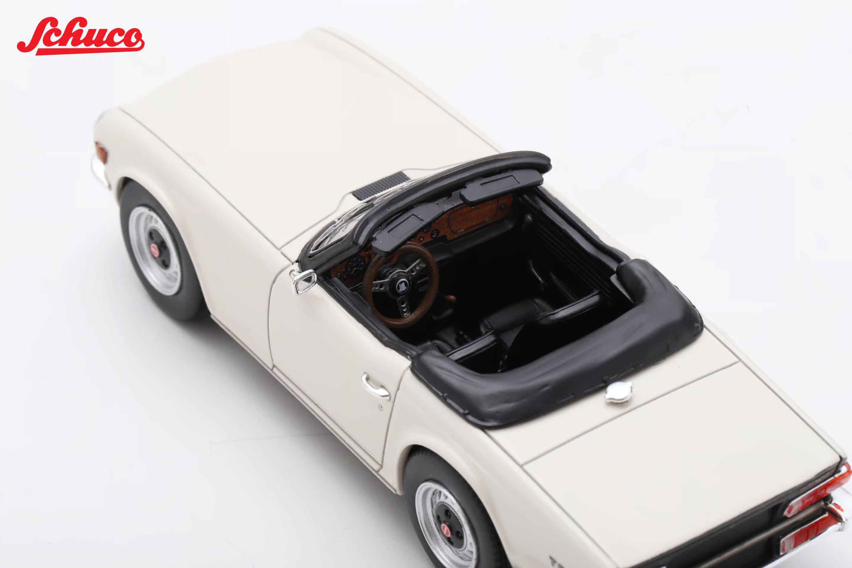 Triumph TR6 with opened softtop 1:43