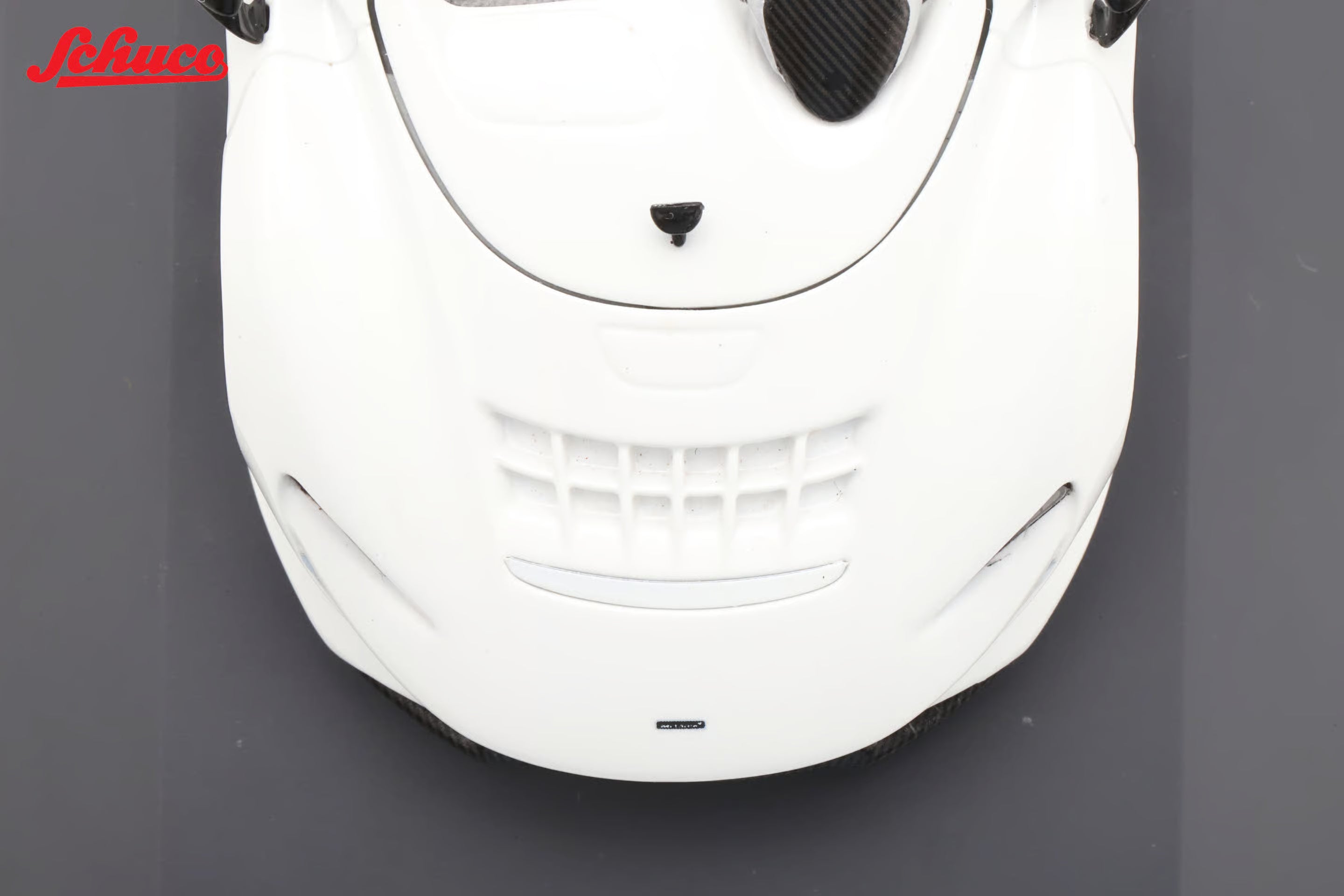 McLaren Elva - White 1:43