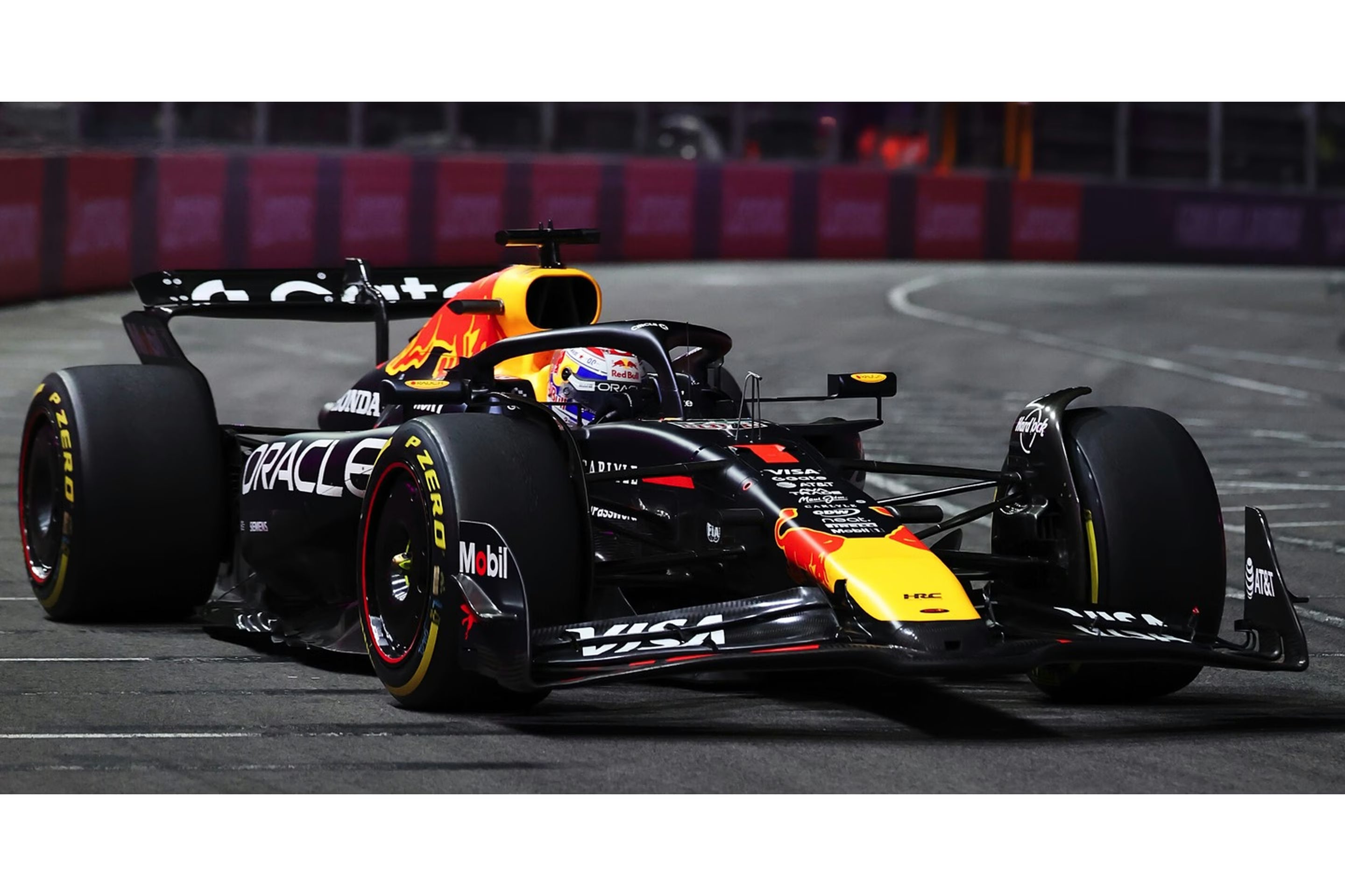 Oracle Red Bull Racing RB21 No.1 Winner Las Vegas GP 2025 Max Verstappen ( with pit board ) 1:43