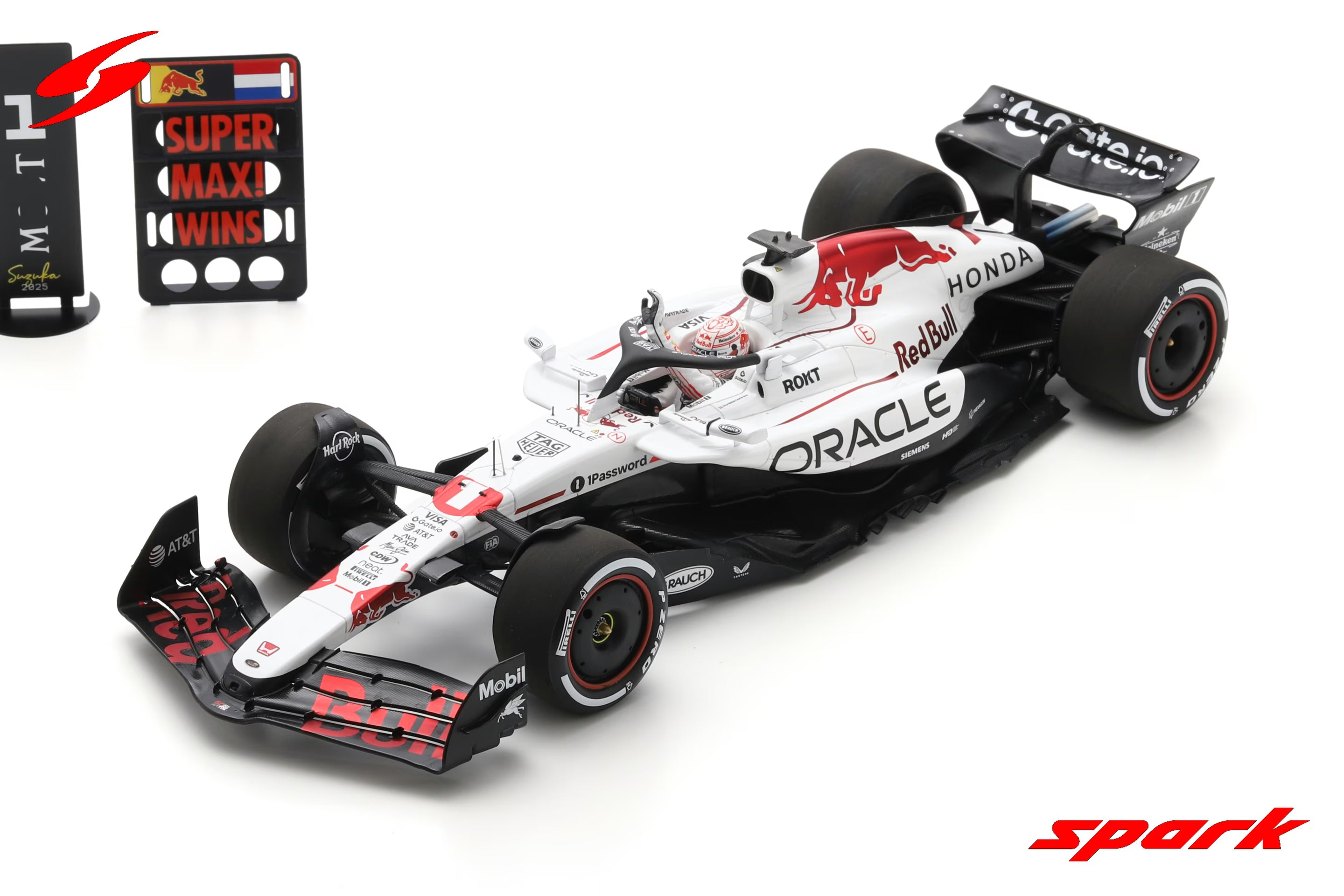 Red Bull Racing RB21 No.1 Oracle Red Bull Racing Winner Japanese GP 2025 Max Verstappen 1:18