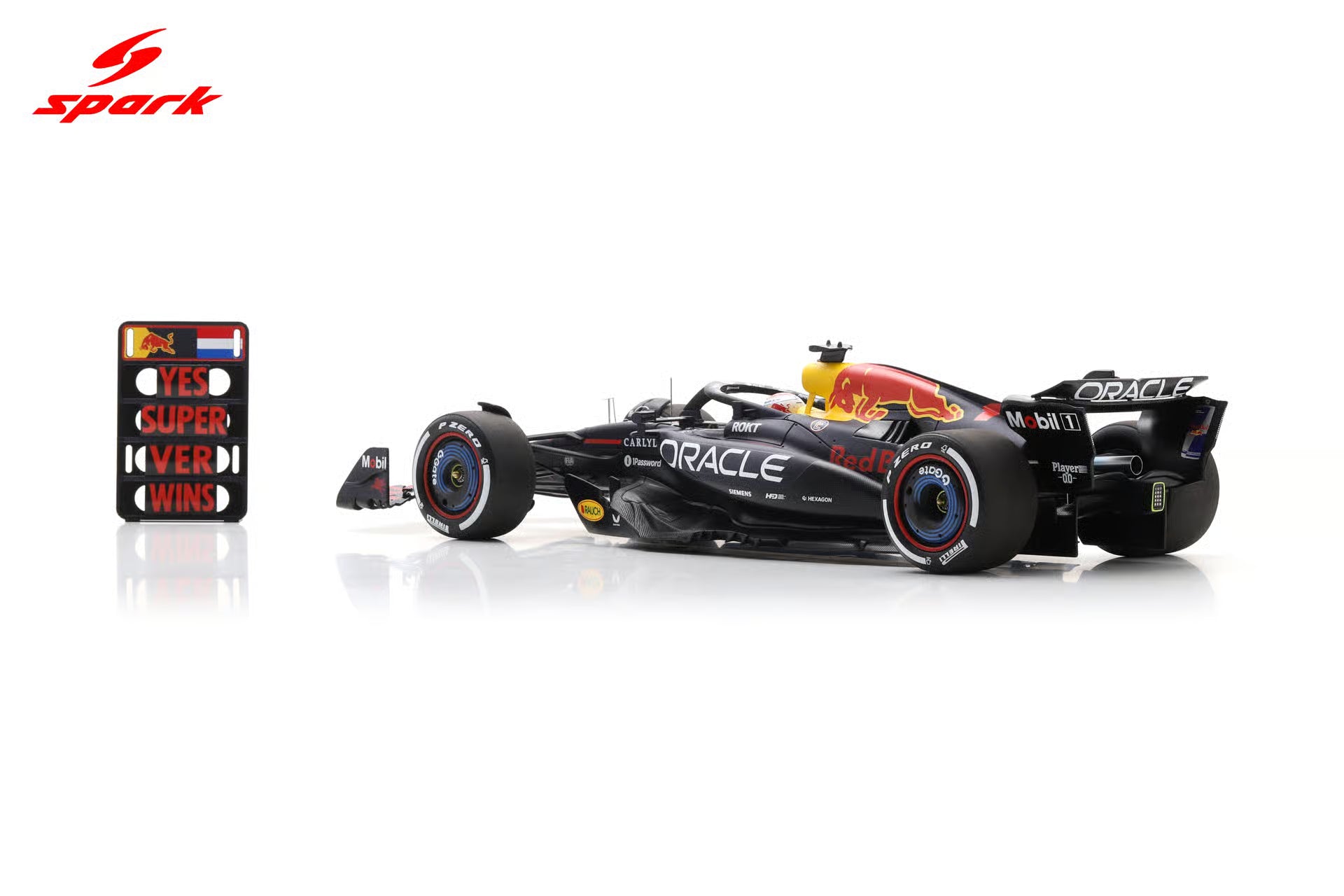 Pre-Order Oracle Red Bull Racing RB21 No.1 Winner Abu Dhabi GP 2025 Max Verstappen With pit board 1:18