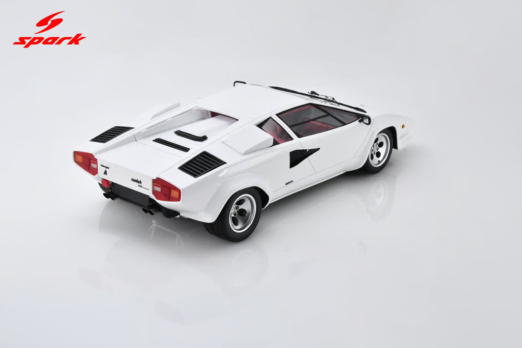 Pre-Order - Lamborghini Countach 5000 QV White 1:18