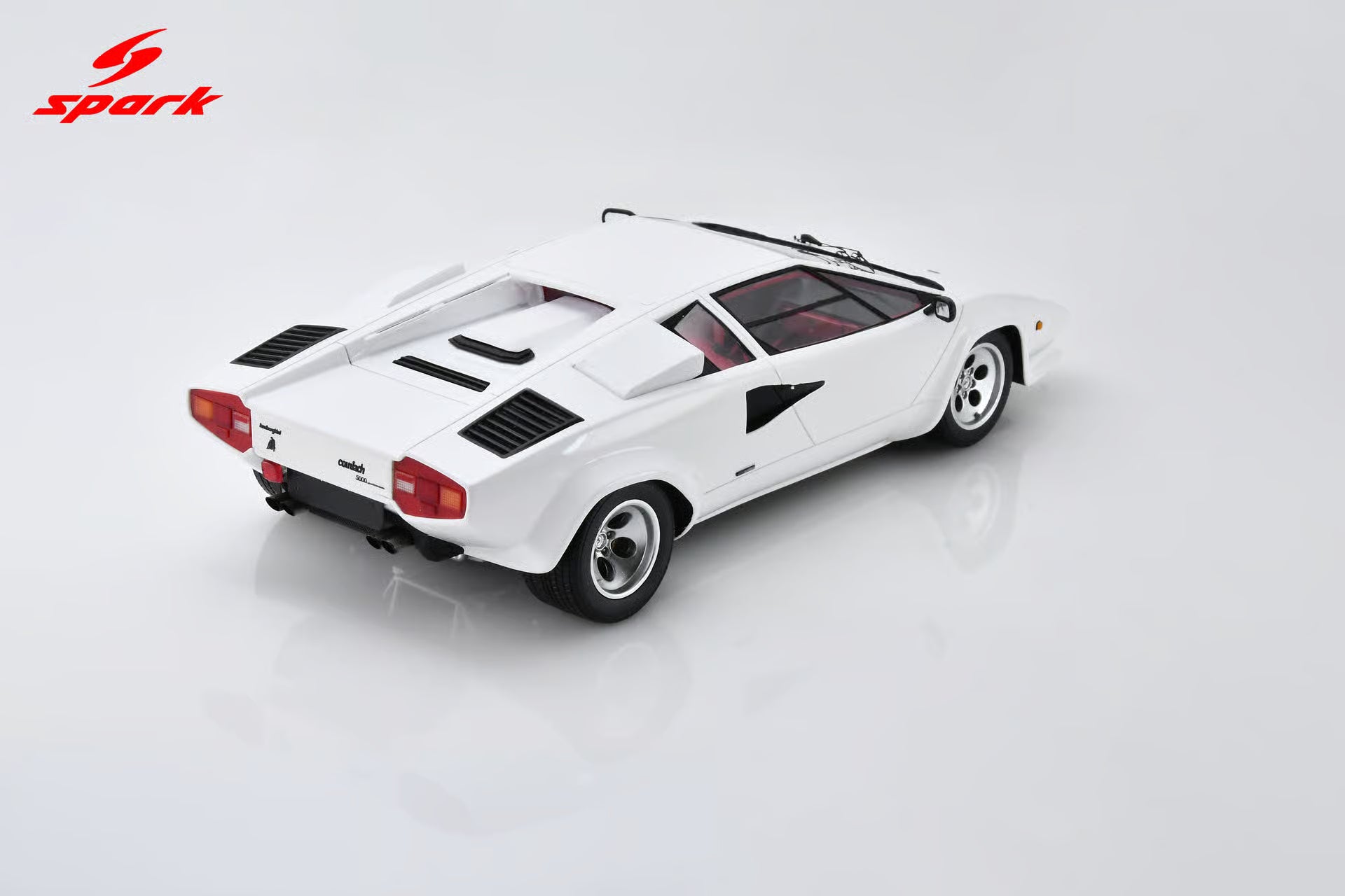Pre-Order - Lamborghini Countach 5000 QV White 1:18