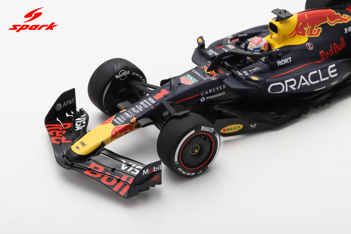 Pre-Order Oracle Red Bull Racing RB21 No.1 Winner Las Vegas GP 2025 Max Verstappen ( with pit board ) 1:18