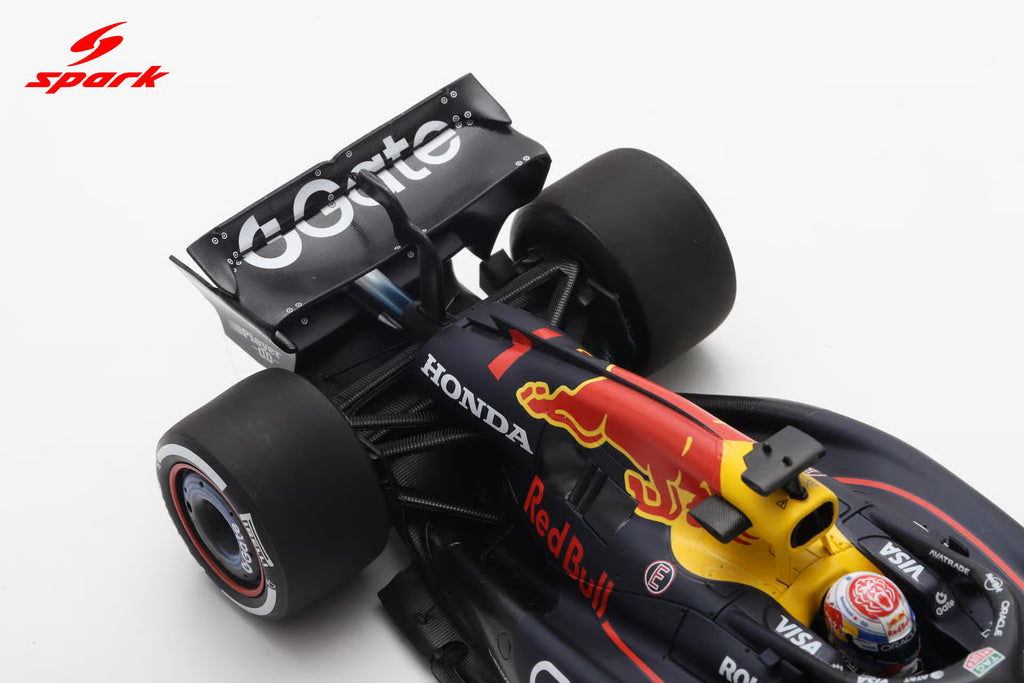 Pre-Order Oracle Red Bull Racing RB21 No.1 Winner Abu Dhabi GP 2025 Max Verstappen With pit board 1:18