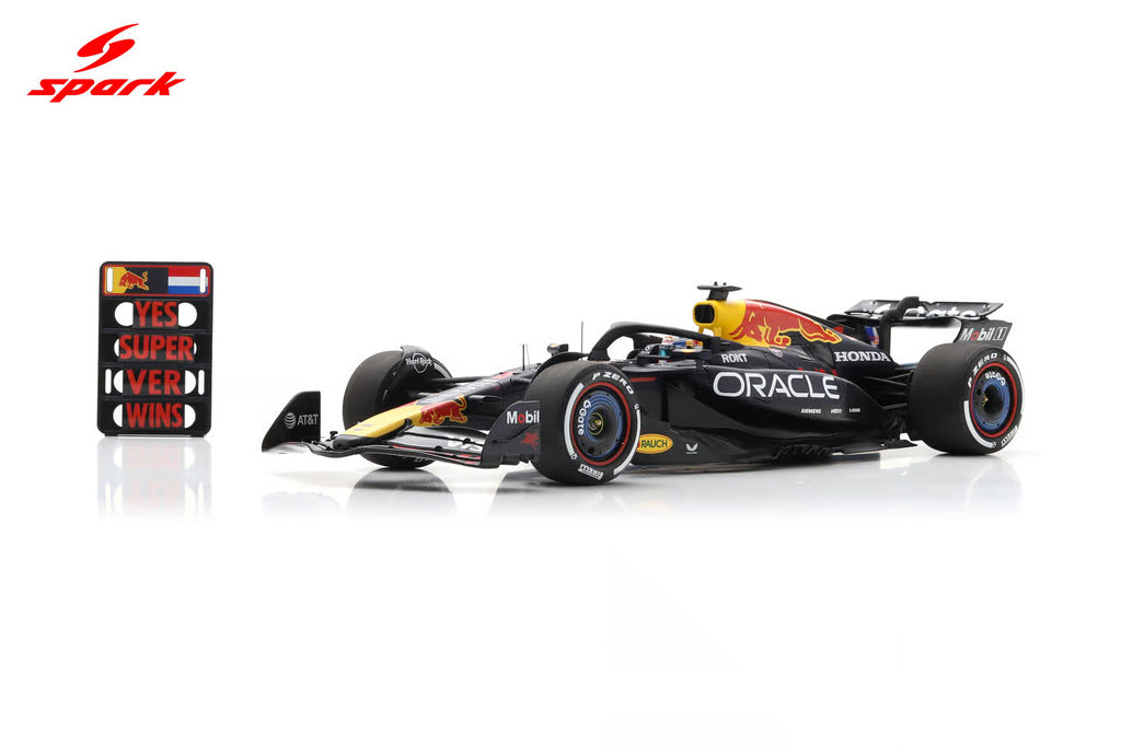 Pre-Order Oracle Red Bull Racing RB21 No.1 Winner Abu Dhabi GP 2025 Max Verstappen With pit board 1:18