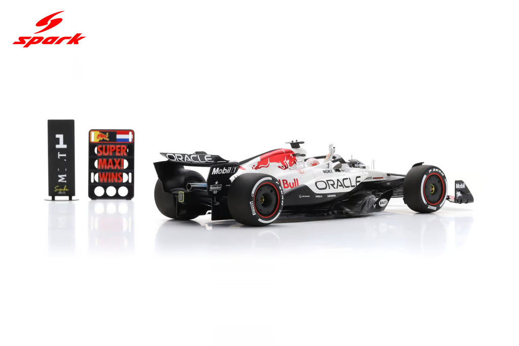 Red Bull Racing RB21 No.1 Oracle Red Bull Racing Winner Japanese GP 2025 Max Verstappen 1:18