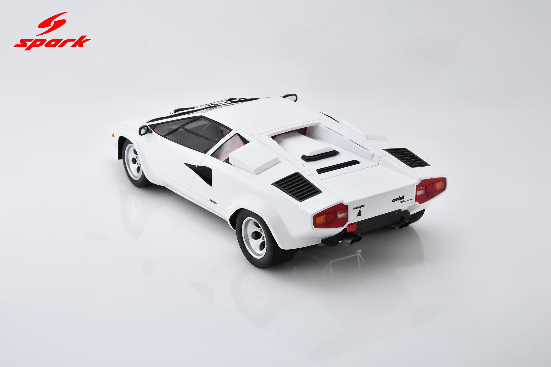 Pre-Order - Lamborghini Countach 5000 QV White 1:18