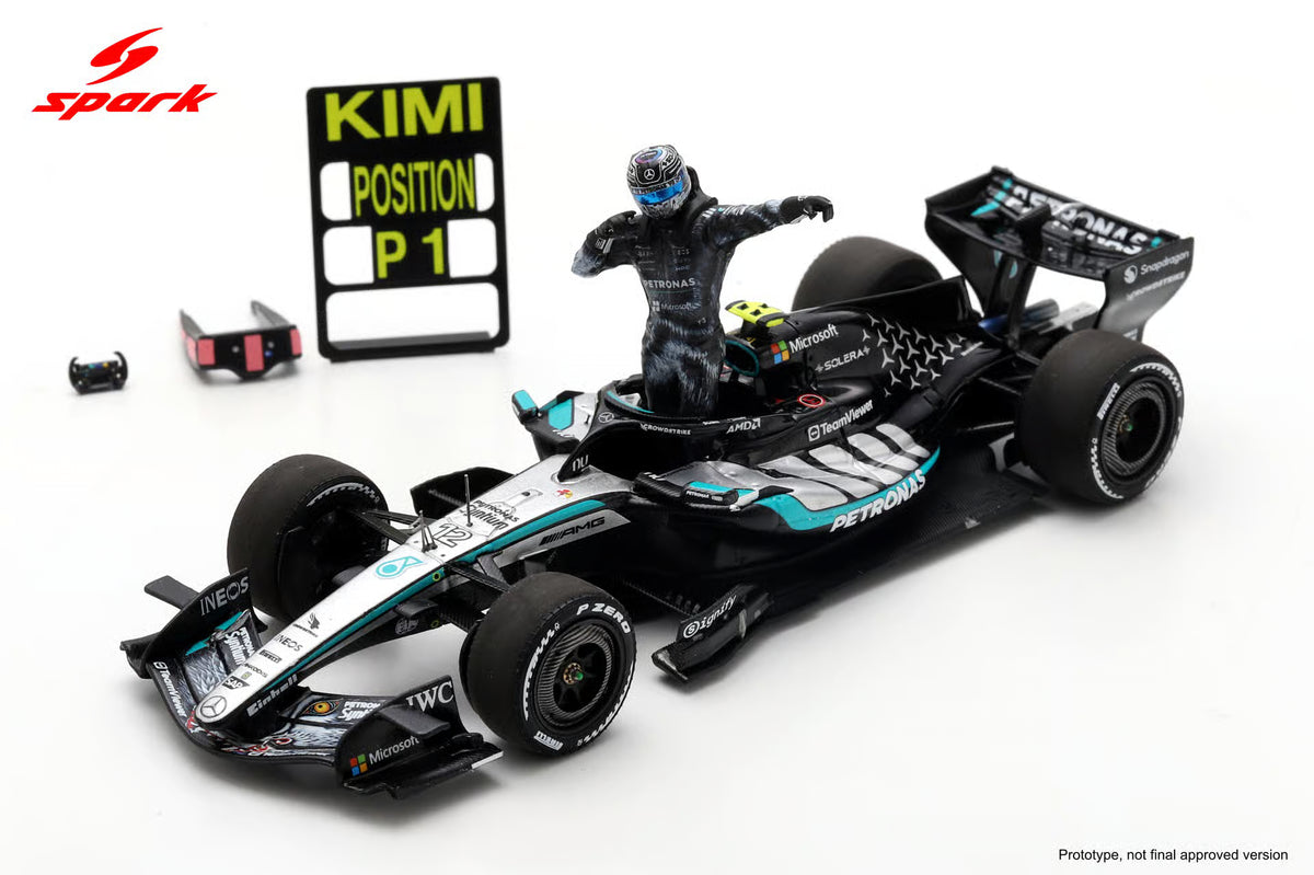 Pre-Order Mercedes-AMG PETRONAS F1 Team W17 No.12 Winner Japanese GP 2026 Kimi Antonelli (With figurine) 1:18