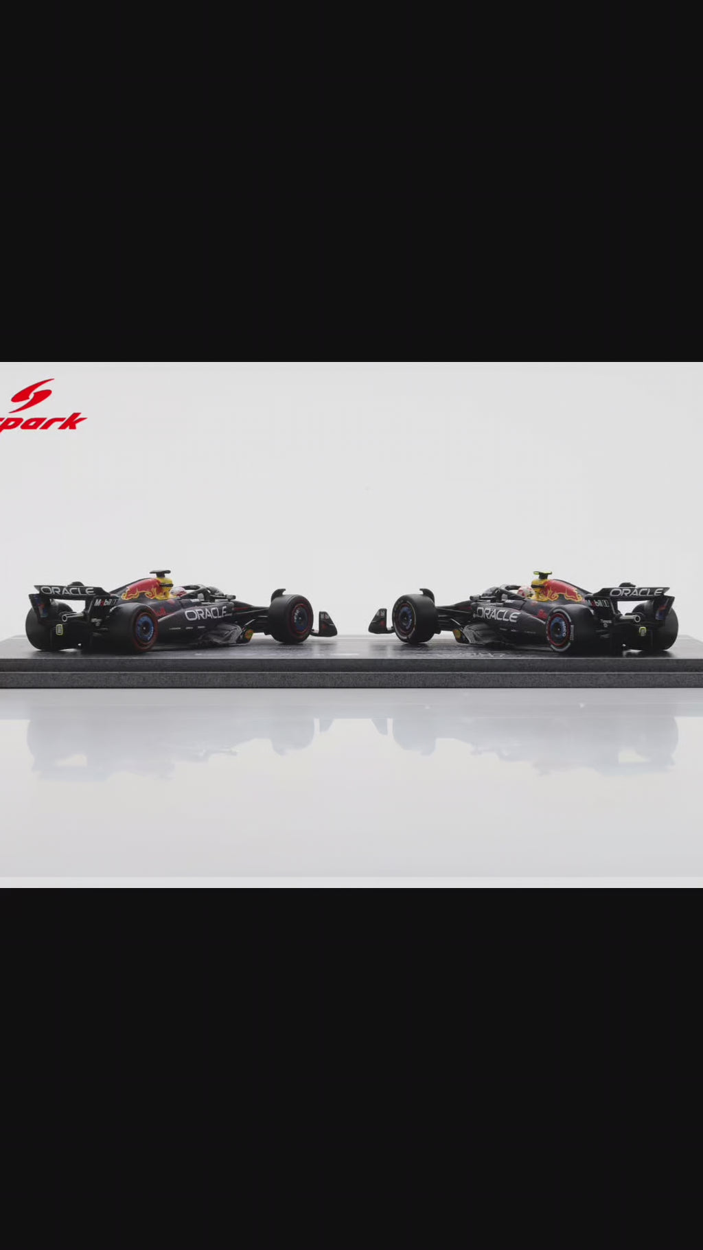Pre-Order - Oracle Red Bull Racing RB21 No.1 & No.22 Abu Dhabi GP 2025 Max Verstappen & Yuki Tsunoda - Thank You, Yuki 1:64